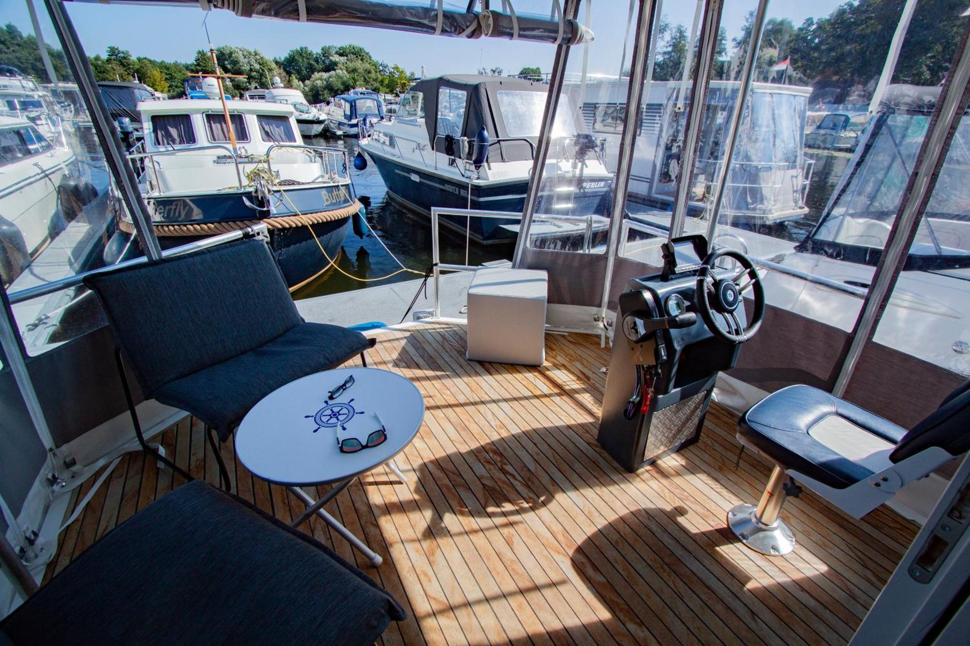 ホテル Hausboot ヘニッヒスドルフ エクステリア 写真